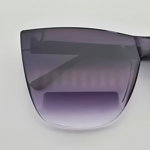 Quay Australia Come Thru Black Frame Black Fade Lens Cat Eye Sunglasses w/ Case main image 2
